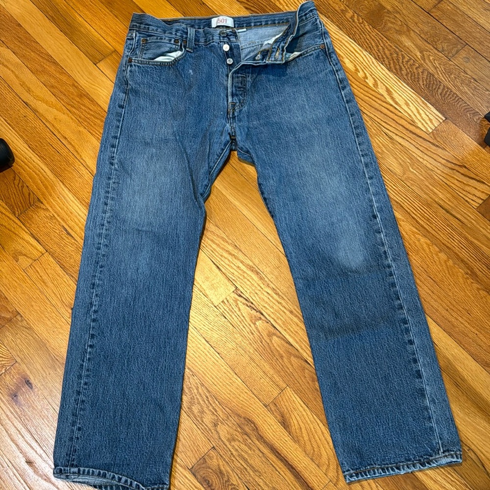 Men’s Levi’s 501 jeans, size 33x30